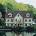 The Different Types of Lake Homes and How to Choose The Perfect One For You